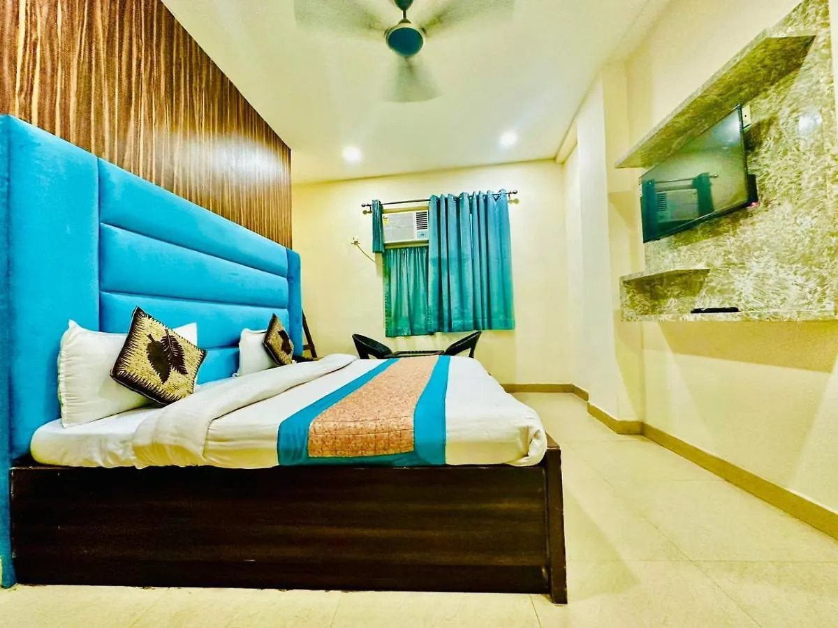 Hotel Aero Indus Near Airport New Delhi 3*,  India